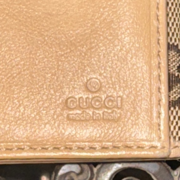 Gucci Beige Monogram Wallet - Picture 7 of 17